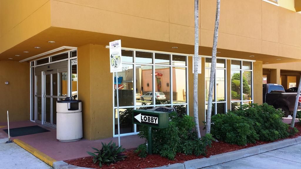 Cocoa Beach Suites Hotel ภายนอก รูปภาพ